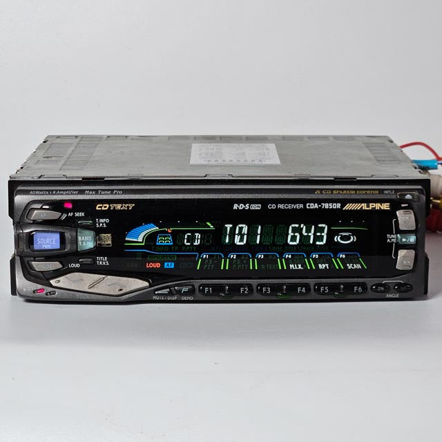 Alpine CDS-8750 car audio