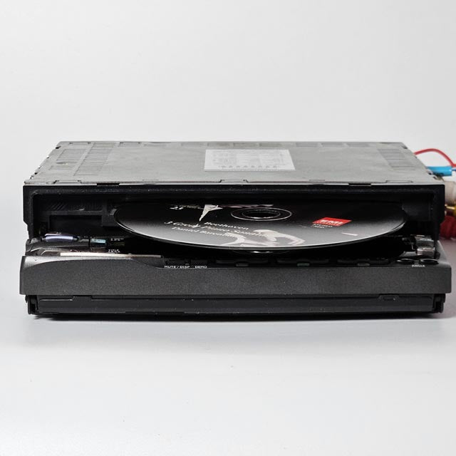 Alpine CDS-8750 car audio