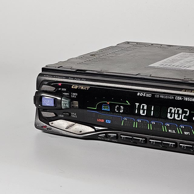 Alpine CDS-8750 car audio