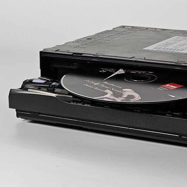 Alpine CDS-8750 car audio