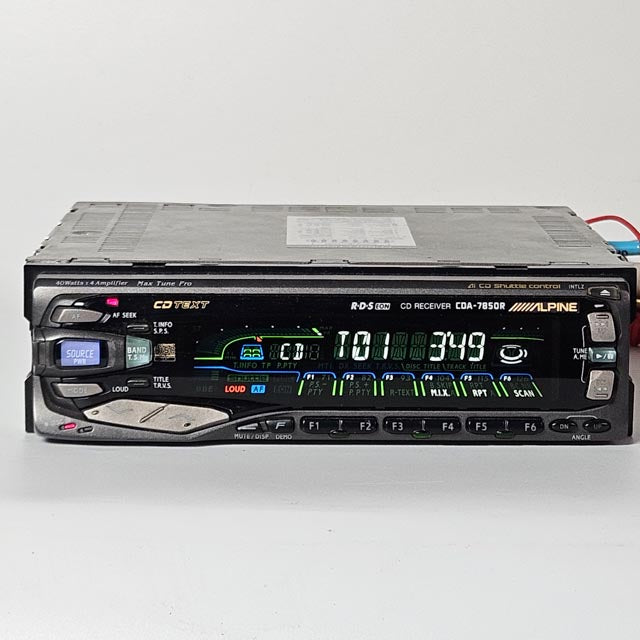 Alpine CDS-8750 car audio