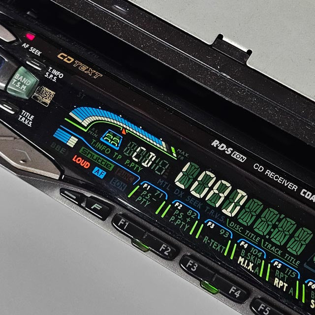 Alpine CDS-8750 car audio
