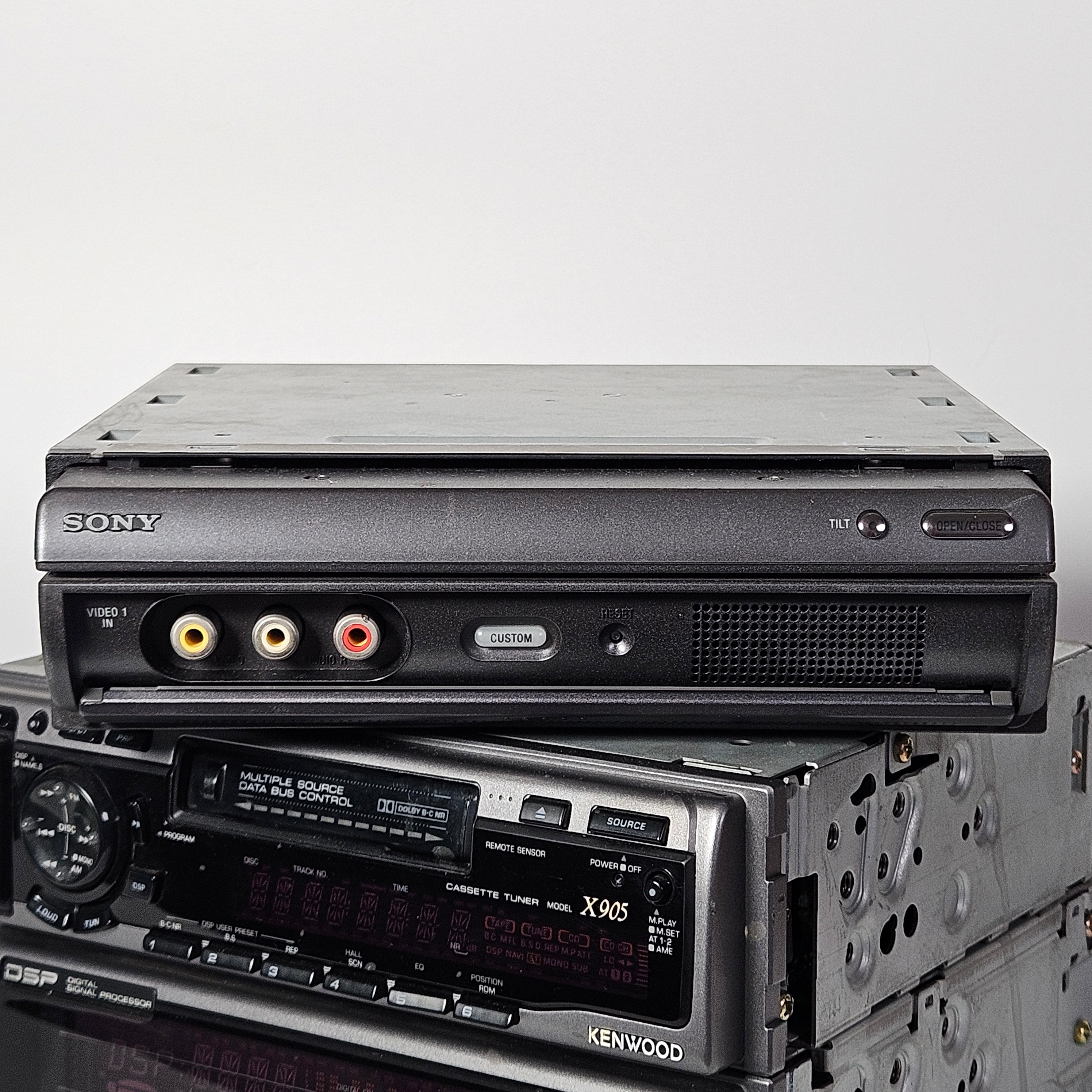 Sony W7000