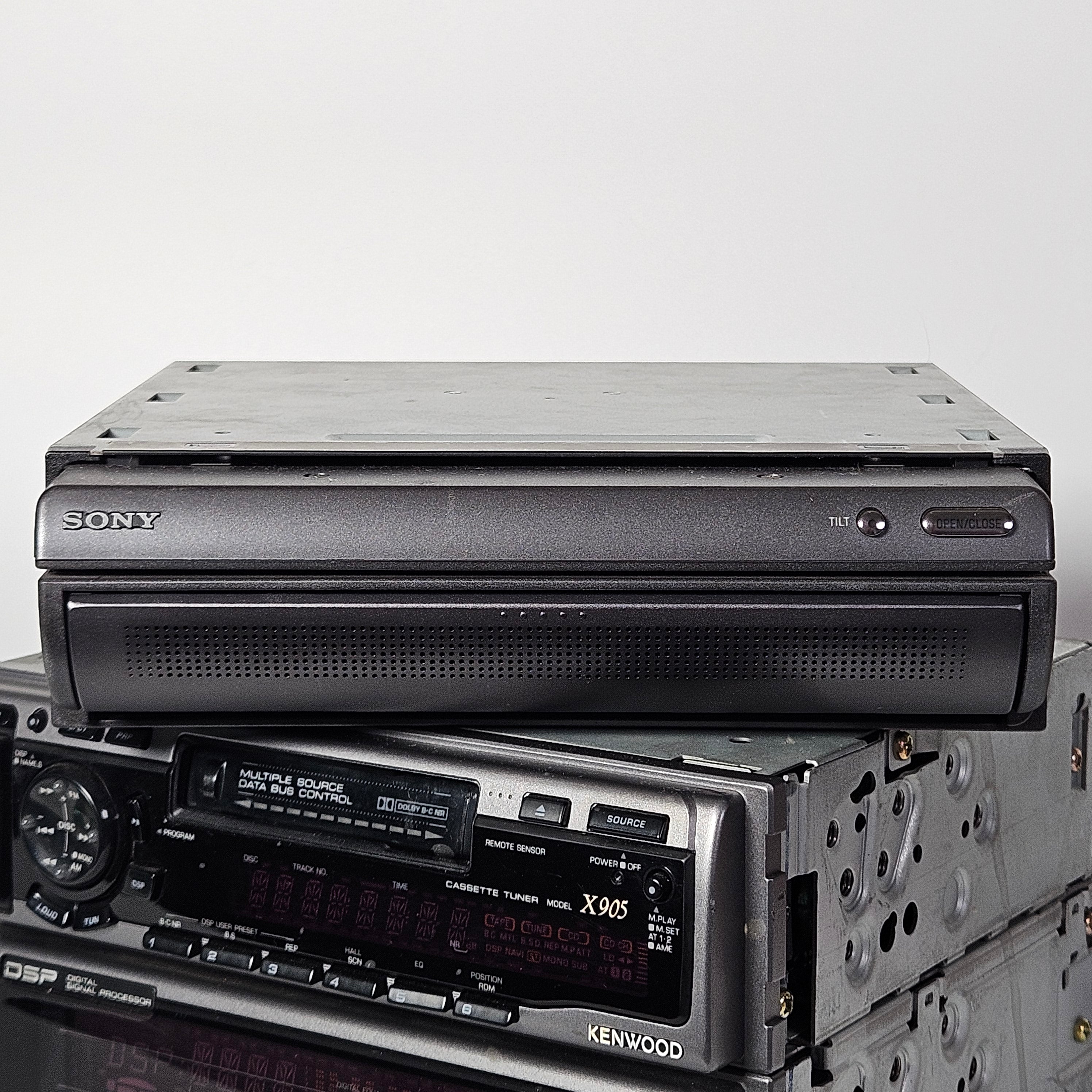 Sony W7000