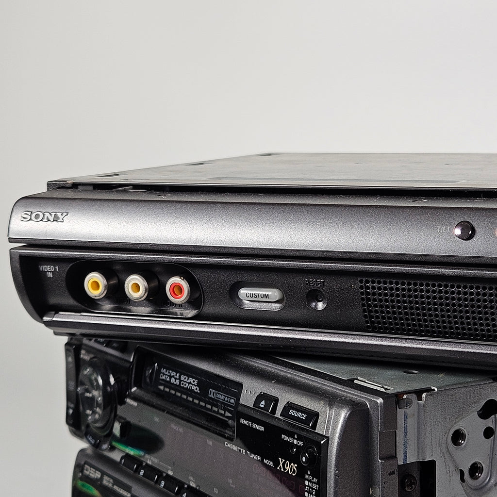 Sony W7000