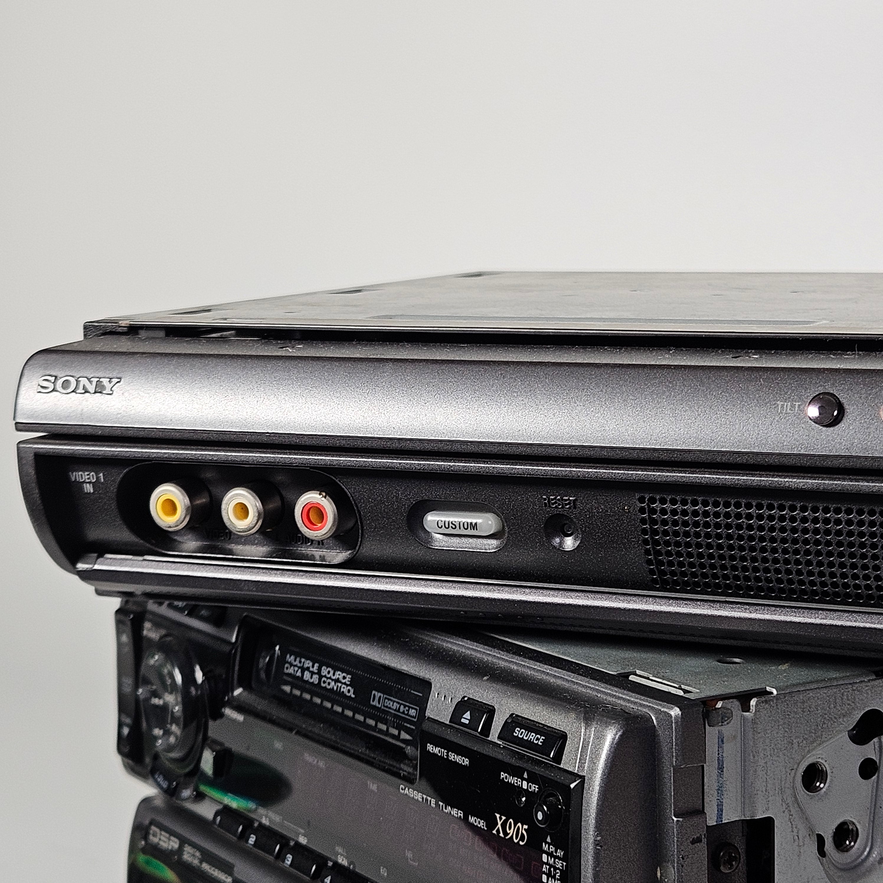 Sony W7000