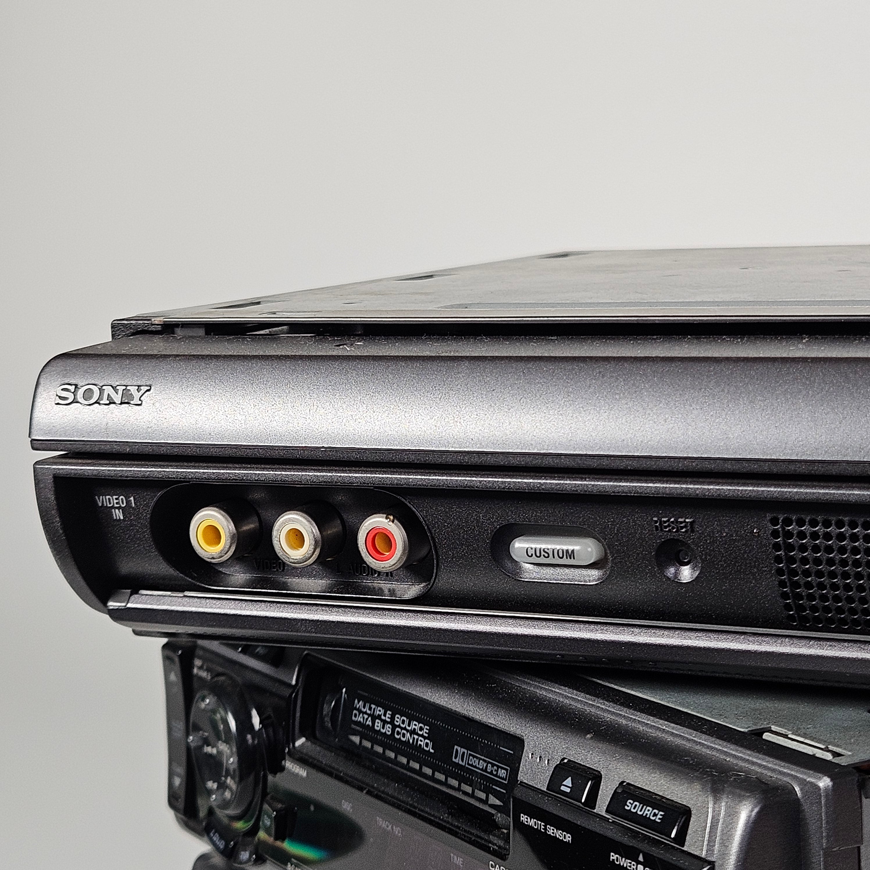 Sony W7000