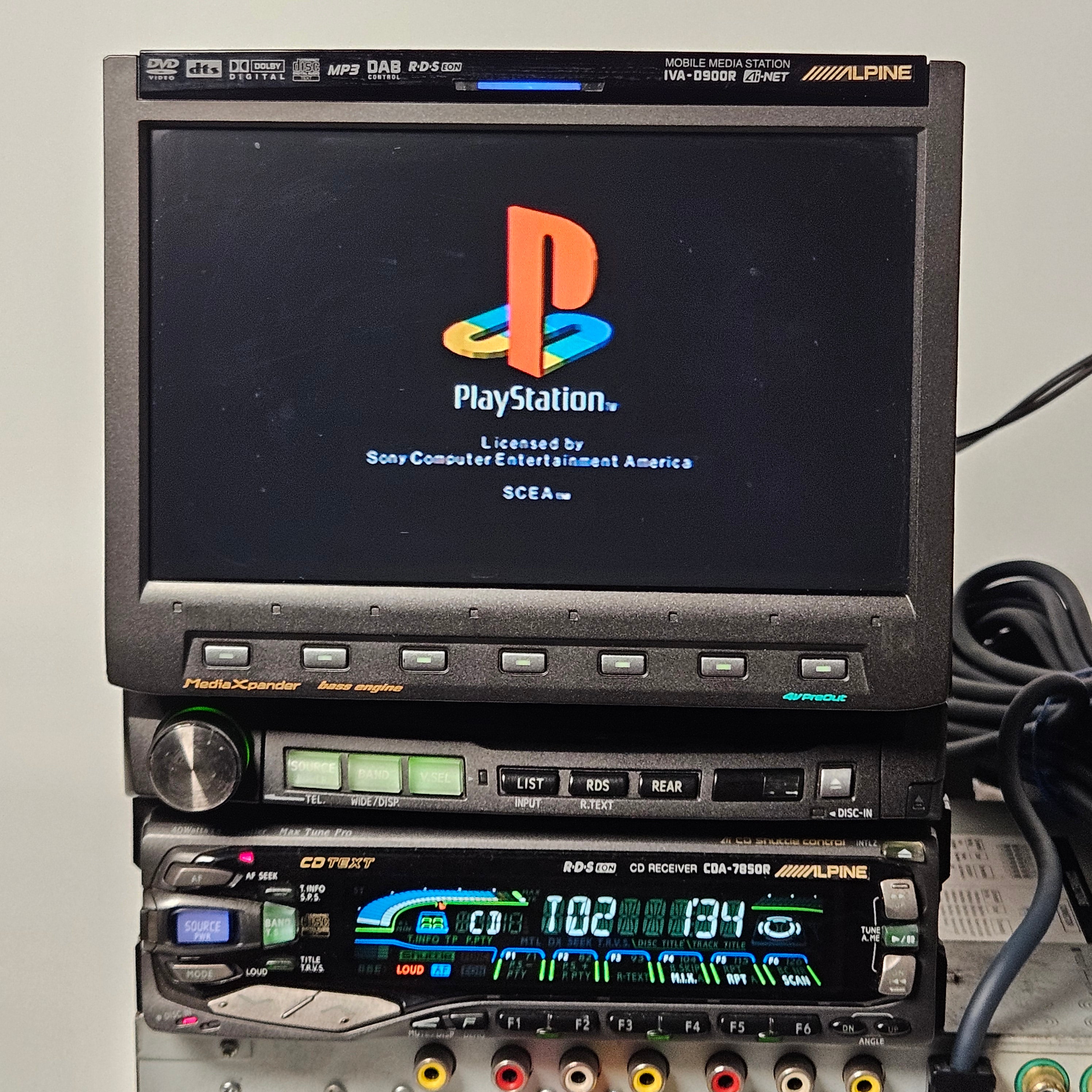 Alpine CDA-7850R/ IVA-D900R