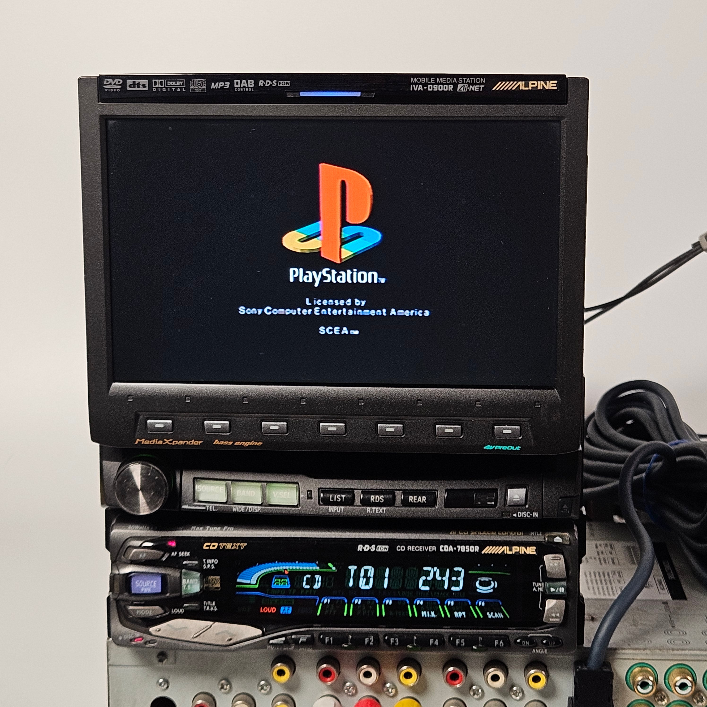 Alpine CDA-7850R/ IVA-D900R