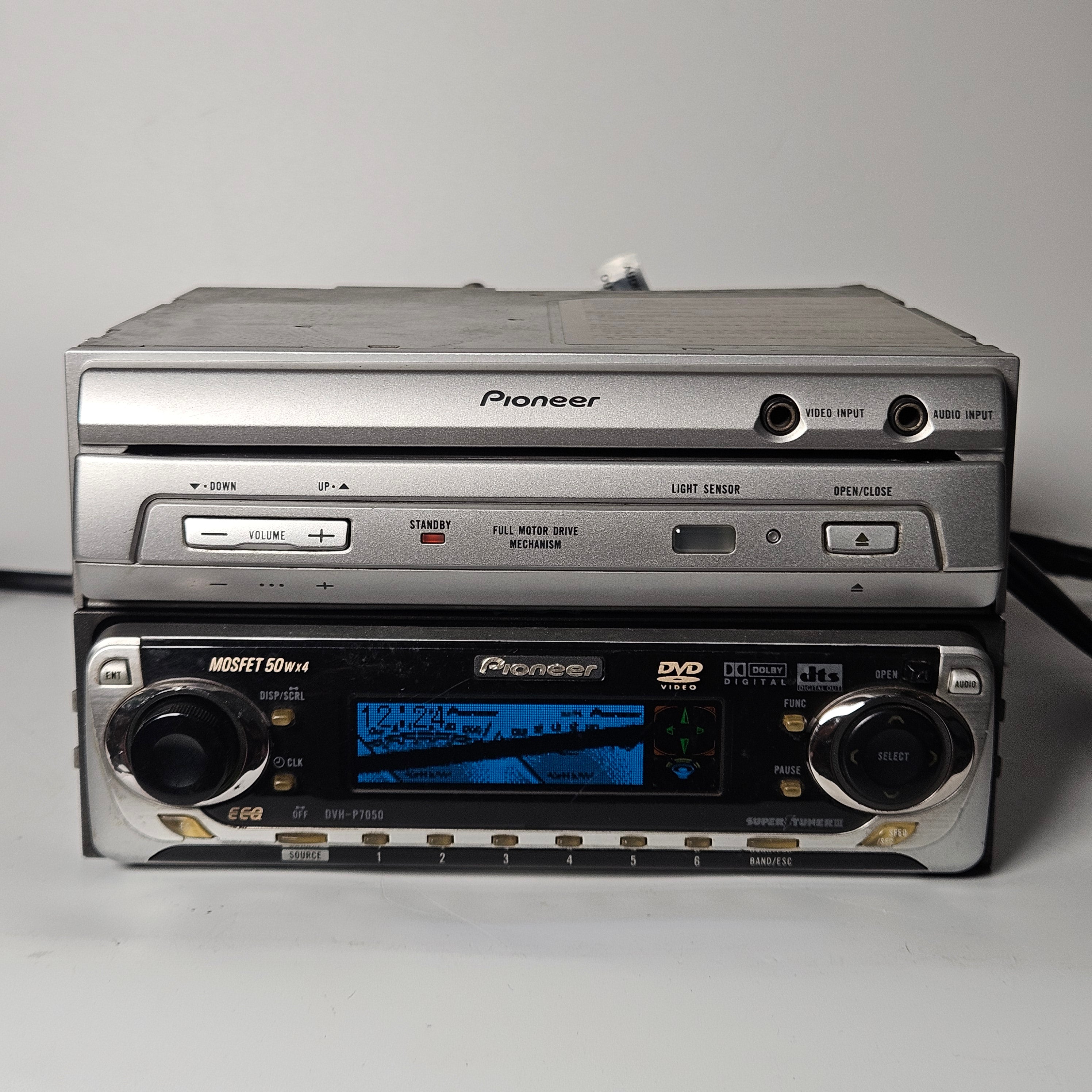 Pioneer DVH-P7050, AVX-P7800W