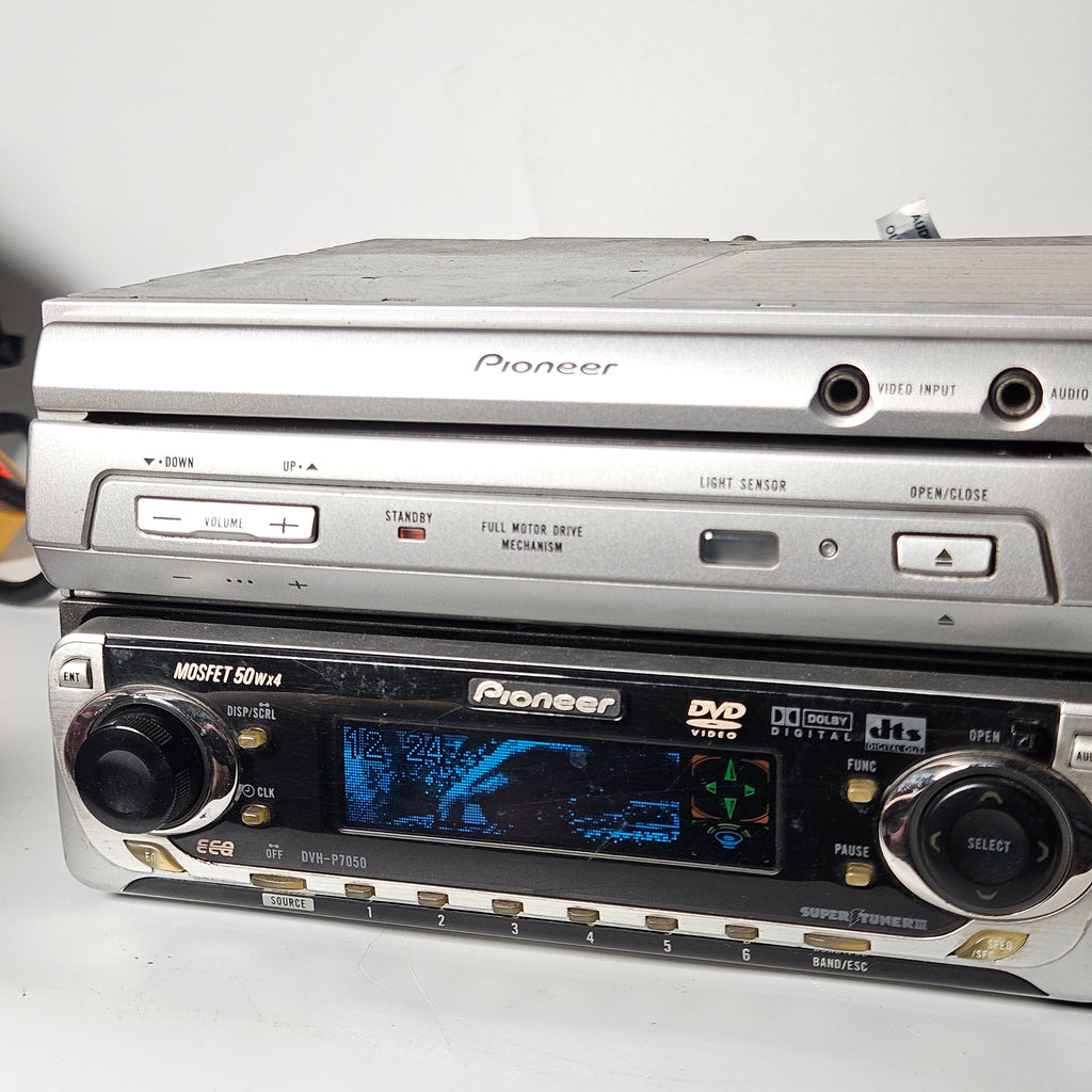 Pioneer DVH-P7050, AVX-P7800W