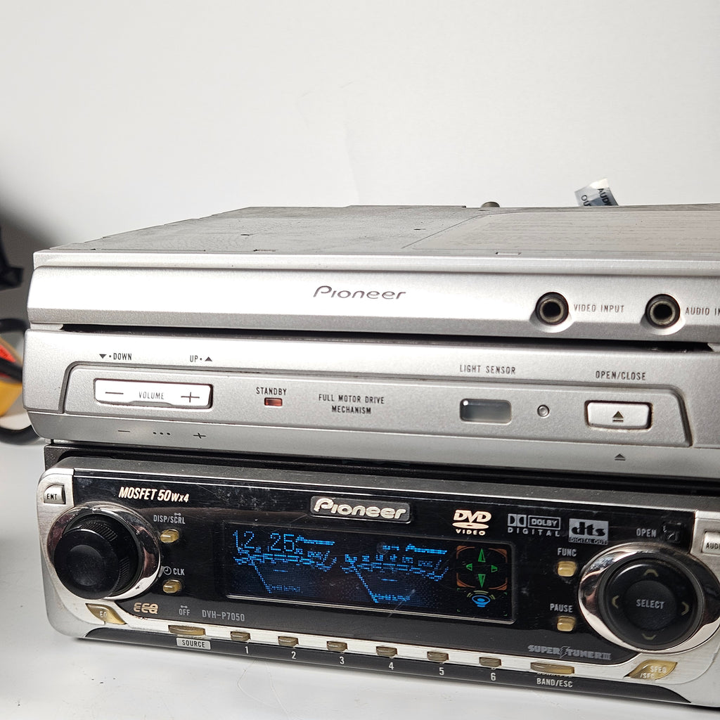 Pioneer DVH-P7050, AVX-P7800W