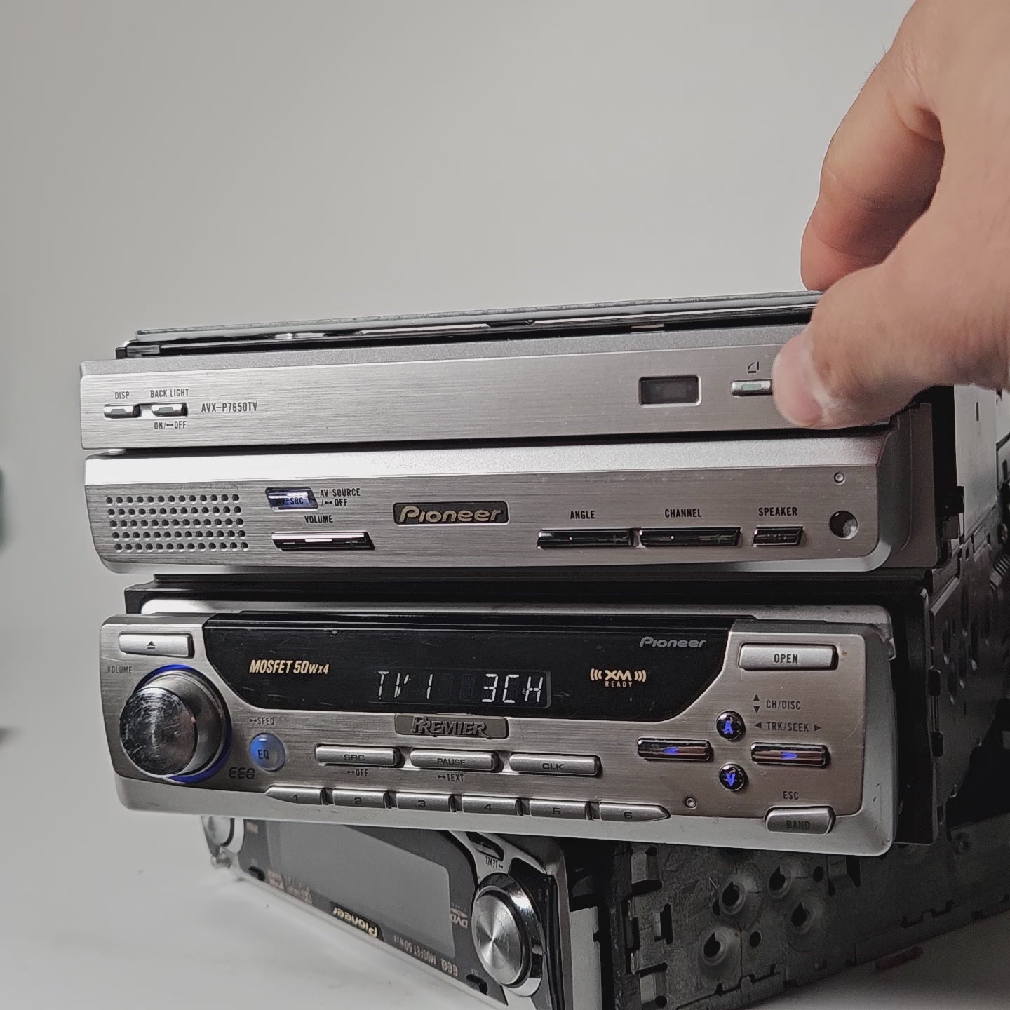 Pioneer DEH-8400mp, AVX-P7650